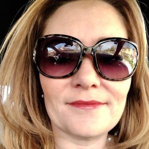 Meet your Posher, Traci